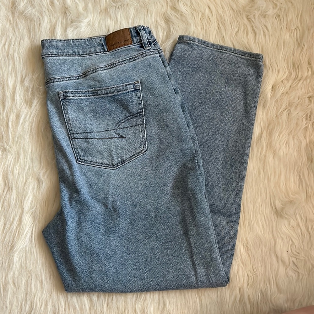 American Eagle Stretch Mom Straight Jean